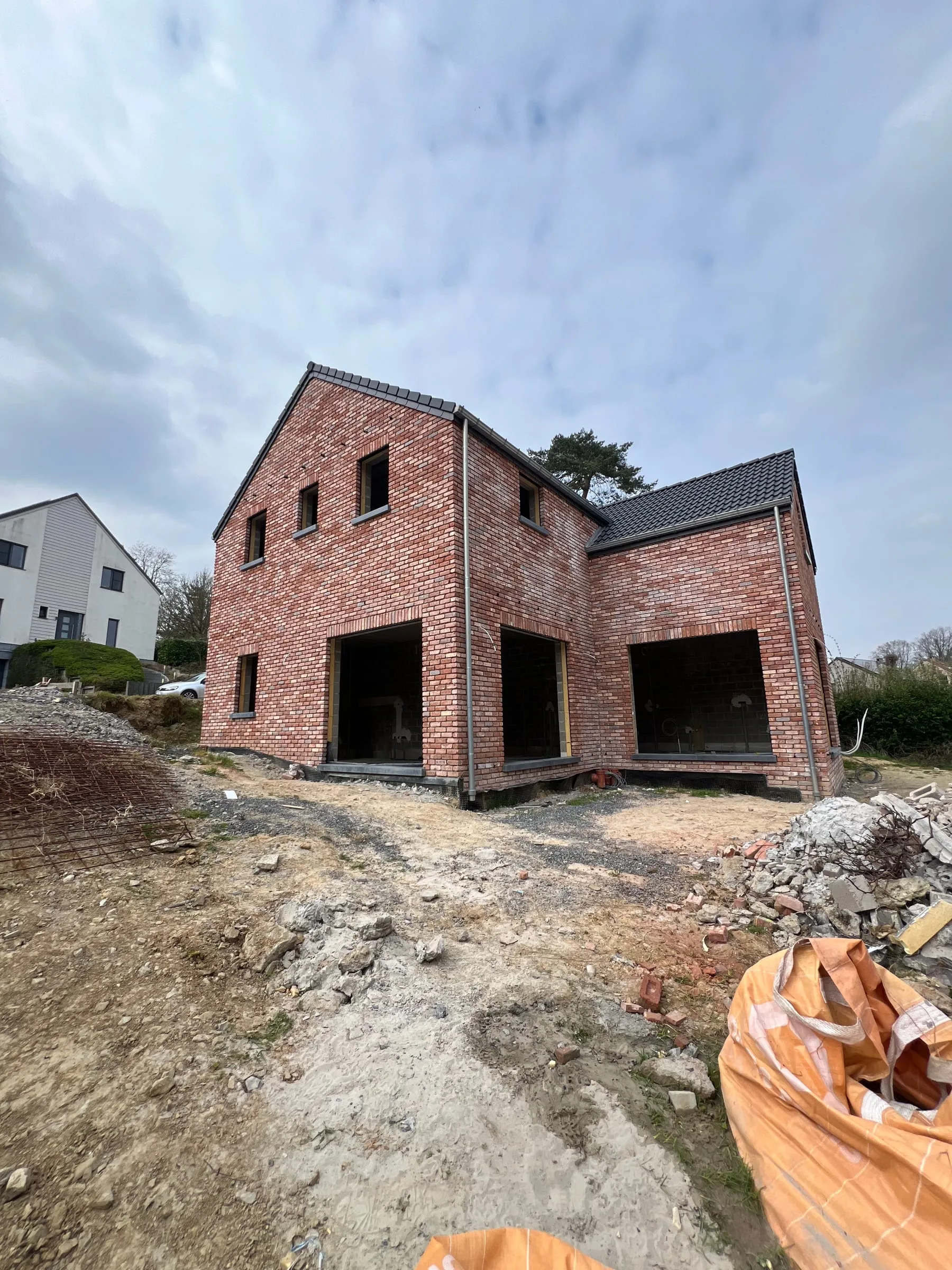 Gros œuvre d’une maison unifamiliale en briques à Wauthier-Braine