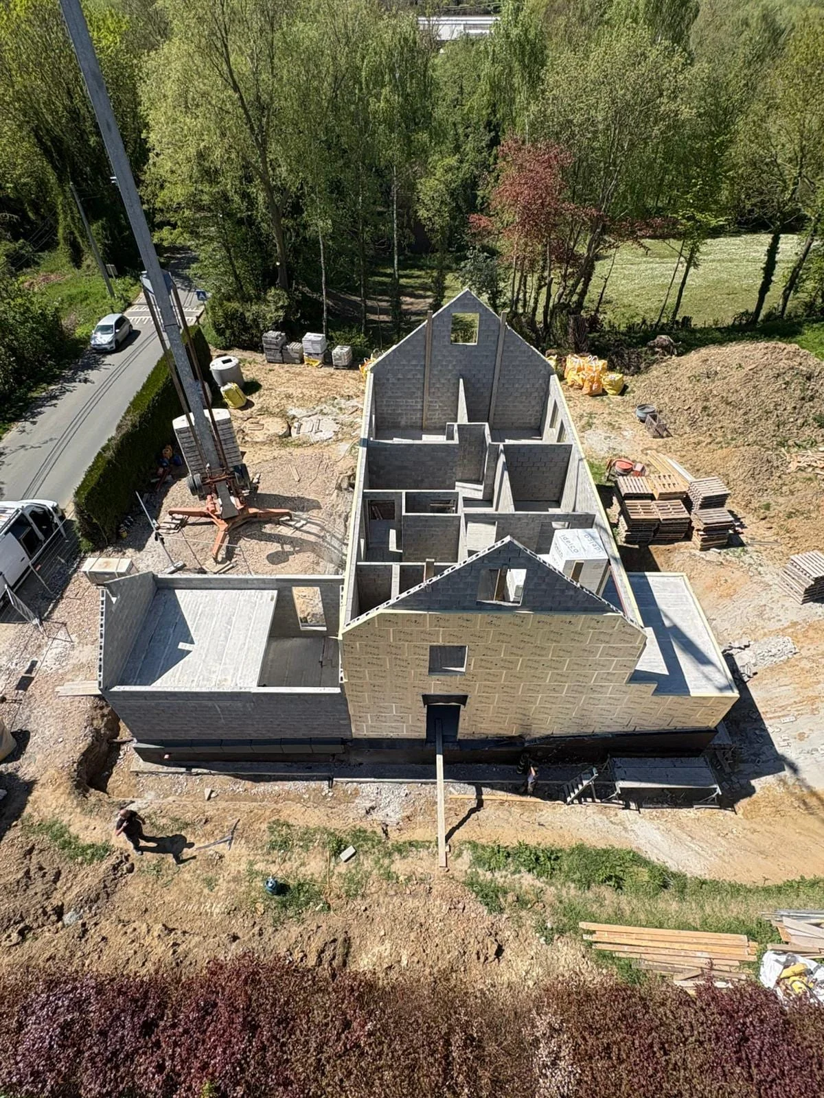 Maison unifamiliale en briques en cours de construction à Glabais