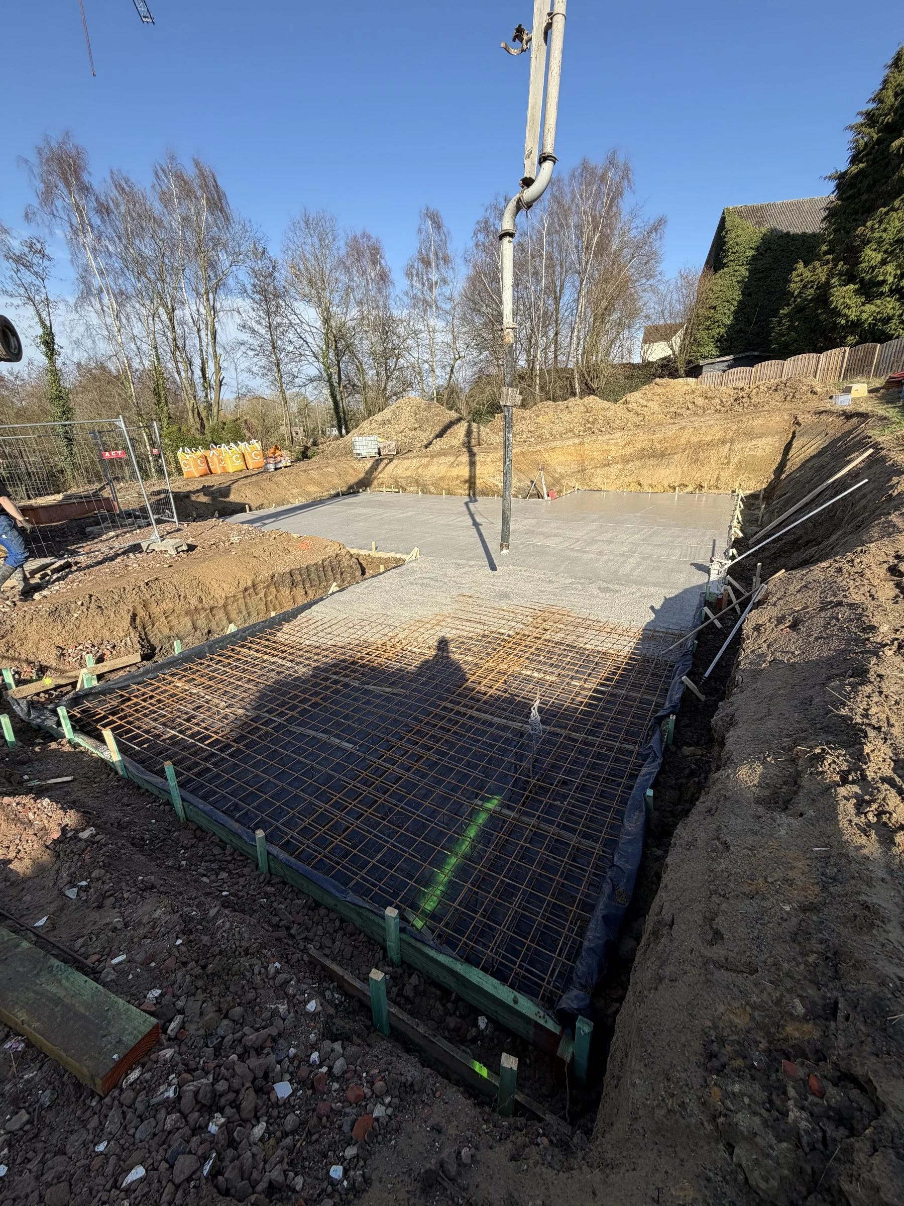 Armatures de la dalle de fondation mises en place sur le terrain
