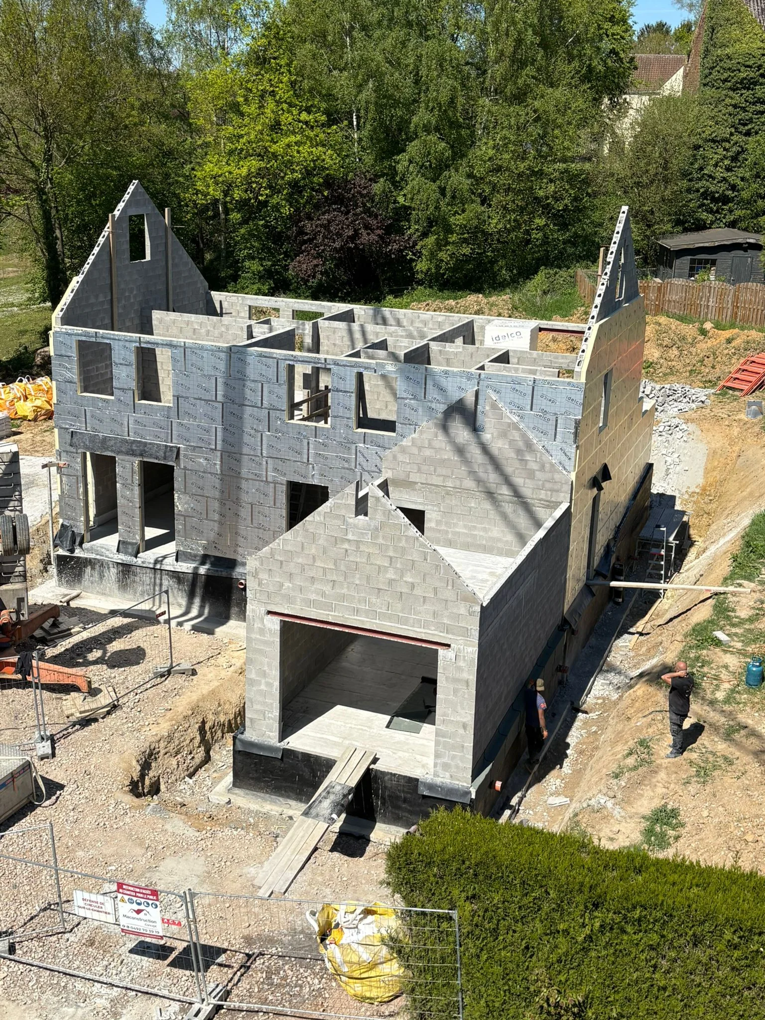 Élévation de l’étage et des pignons de la maison